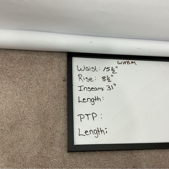 White House Black‎ Market Noir Flare Leg Rose Embroidered Jeans Size 6R - Picture 9 of 9